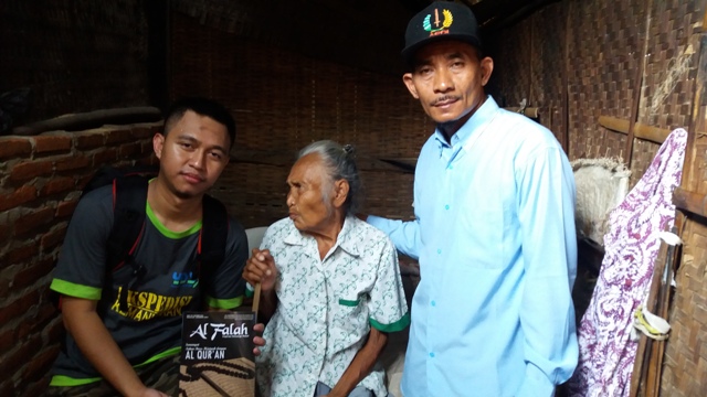 YDSF bersama warga setempat