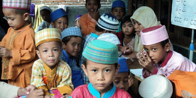 Mendekati Rasulullah dengan Menanggung Anak Yatim | YDSF