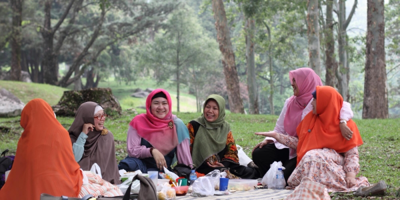 Norma Pergaulan dalam Islam | YDSF